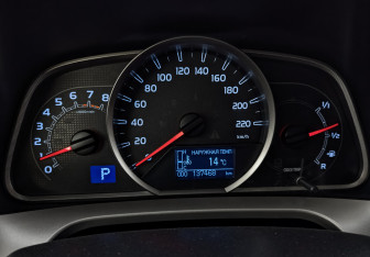 Подержанный автомобиль Toyota RAV4 2013 года (13 фото)