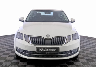 Подержанный автомобиль Skoda Octavia Liftback 2018 года (2 фото)