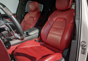 Подержанный автомобиль Porsche Cayenne 2020 года (25 фото)