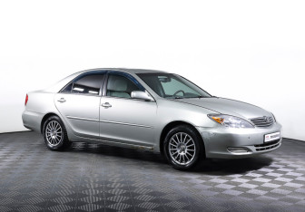 Подержанный автомобиль Toyota Camry Sedan 2002 года (3 фото)