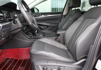 Подержанный автомобиль Volkswagen Passat Sedan 2021 года (16 фото)