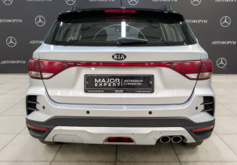 Подержанный автомобиль Kia Rio Hatchback 2021 года (6 фото)