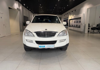 Подержанный автомобиль SsangYong Kyron 2010 года (2 фото)