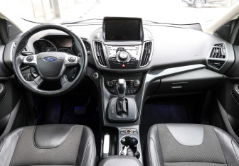 Подержанный автомобиль Ford Kuga 2015 года (13 фото)