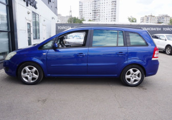 Подержанный автомобиль Opel Zafira Compactvan 2008 года (8 фото)