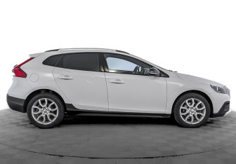 Подержанный автомобиль Volvo V40 Hatchback 2016 года (4 фото)