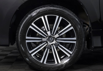 Подержанный автомобиль Lexus LX 2019 года (25 фото)