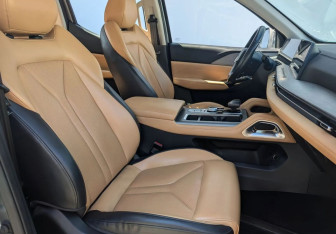 Подержанный автомобиль Changan Hunter Plus 2024 года (10 фото)
