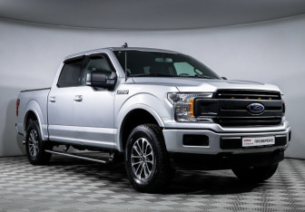 Подержанный автомобиль Ford F-150 2019 года (3 фото)