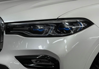 Подержанный автомобиль BMW X7 2021 года (8 фото)