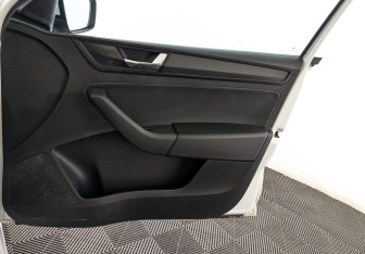 Подержанный автомобиль Skoda Rapid Liftback 2019 года (25 фото)