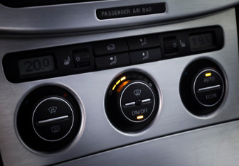 Подержанный автомобиль Volkswagen Passat Sedan 2007 года (17 фото)