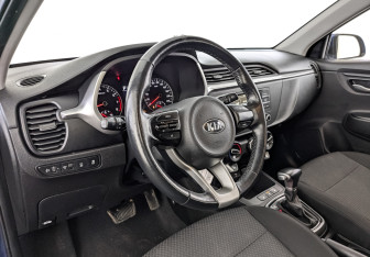 Подержанный автомобиль Kia Rio Hatchback 2021 года (14 фото)