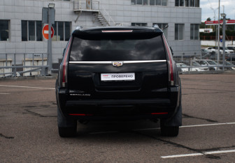 Подержанный автомобиль Cadillac Escalade Suv 2016 года (6 фото)