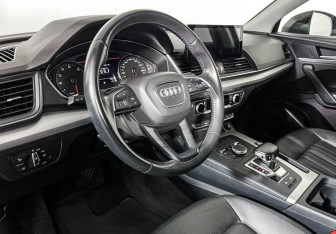 Подержанный автомобиль Audi Q5 2018 года (13 фото)