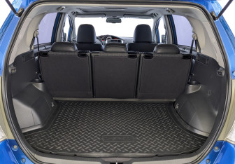 Подержанный автомобиль Toyota Verso 2014 года (10 фото)