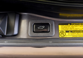 Подержанный автомобиль Toyota Land Cruiser Suv 2013 года (28 фото)