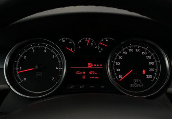 Подержанный автомобиль Peugeot 508 Sedan 2012 года (24 фото)