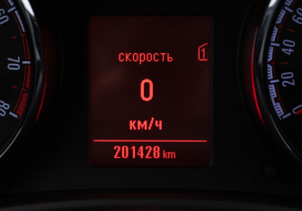 Подержанный автомобиль Opel Meriva 2014 года (12 фото)