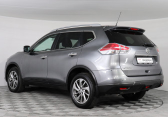 Подержанный автомобиль Nissan X-Trail 2015 года (6 фото)