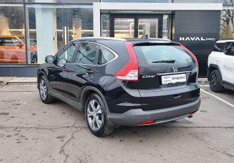 Подержанный автомобиль Honda CR-V 2013 года (7 фото)