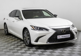 Подержанный автомобиль Lexus ES 2018 года (3 фото)