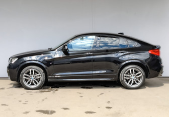 Подержанный автомобиль BMW X4 2017 года (8 фото)