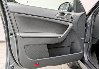 Подержанный автомобиль Skoda Yeti 2017 года (18 фото)