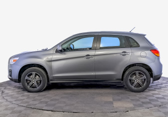 Подержанный автомобиль Mitsubishi ASX 2014 года (8 фото)