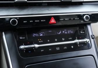 Подержанный автомобиль Kia Carnival 2020 года (20 фото)