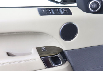 Подержанный автомобиль Land Rover Range Rover Sport 2017 года (19 фото)