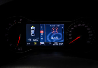 Подержанный автомобиль Ford Mondeo Sedan 2012 года (15 фото)