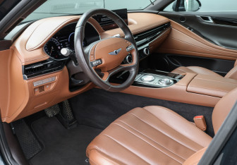 Подержанный автомобиль Genesis G80 2022 года (16 фото)