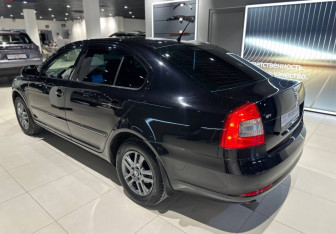 Подержанный автомобиль Skoda Octavia Liftback 2012 года (6 фото)