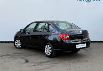 Подержанный автомобиль Renault Symbol 2008 года (7 фото)