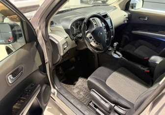 Подержанный автомобиль Nissan X-Trail 2008 года (15 фото)