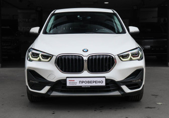 Подержанный автомобиль BMW X1 2020 года (2 фото)