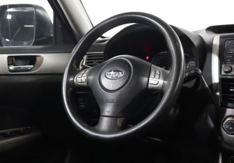 Подержанный автомобиль Subaru Forester Suv 2008 года (13 фото)