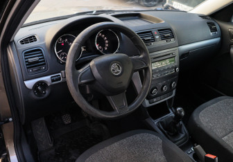 Подержанный автомобиль Skoda Yeti 2014 года (10 фото)