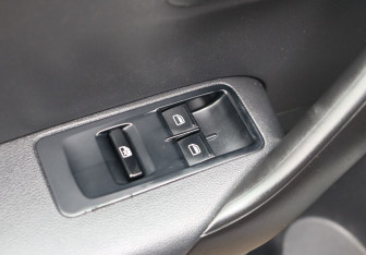 Подержанный автомобиль Volkswagen Polo Sedan 2013 года (11 фото)