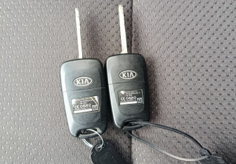 Подержанный автомобиль Kia Cerato Sedan 2010 года (17 фото)