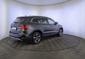 Подержанный автомобиль Jetta VS7 2023 года (5 фото)