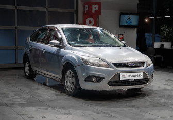 Подержанный автомобиль Ford Focus Hatchback 2008 года (3 фото)