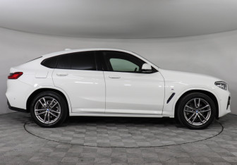 Подержанный автомобиль BMW X4 2019 года (6 фото)