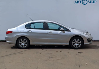 Подержанный автомобиль Peugeot 408 2018 года (4 фото)