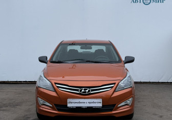 Подержанный автомобиль Hyundai Solaris Sedan 2014 года (2 фото)