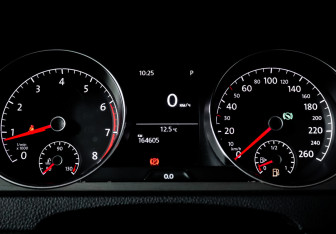 Подержанный автомобиль Volkswagen Golf Hatchback 2013 года (11 фото)