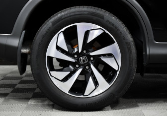 Подержанный автомобиль Honda CR-V 2015 года (8 фото)