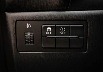 Подержанный автомобиль Mazda 3 Sedan 2014 года (13 фото)