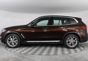 Подержанный автомобиль BMW X3 2020 года (5 фото)